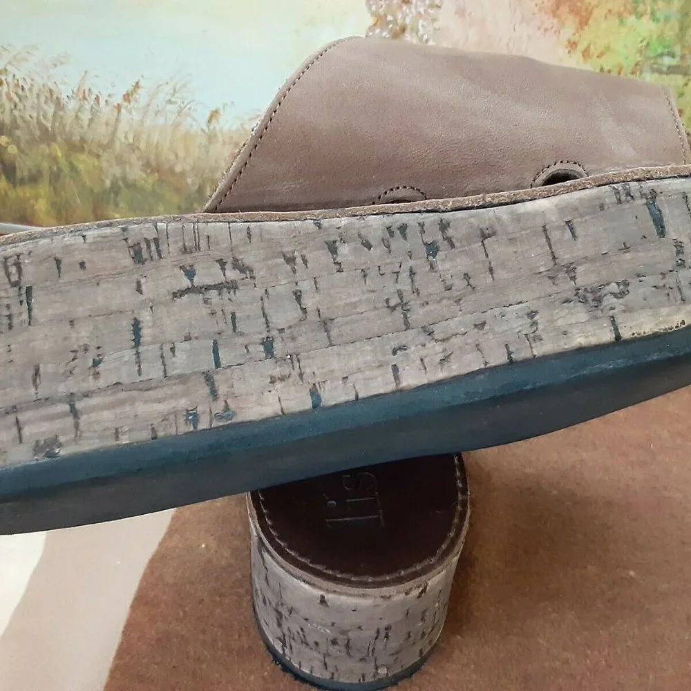 Slide‎ Sandals Brown Suede Cork Platform Lisa B EUC